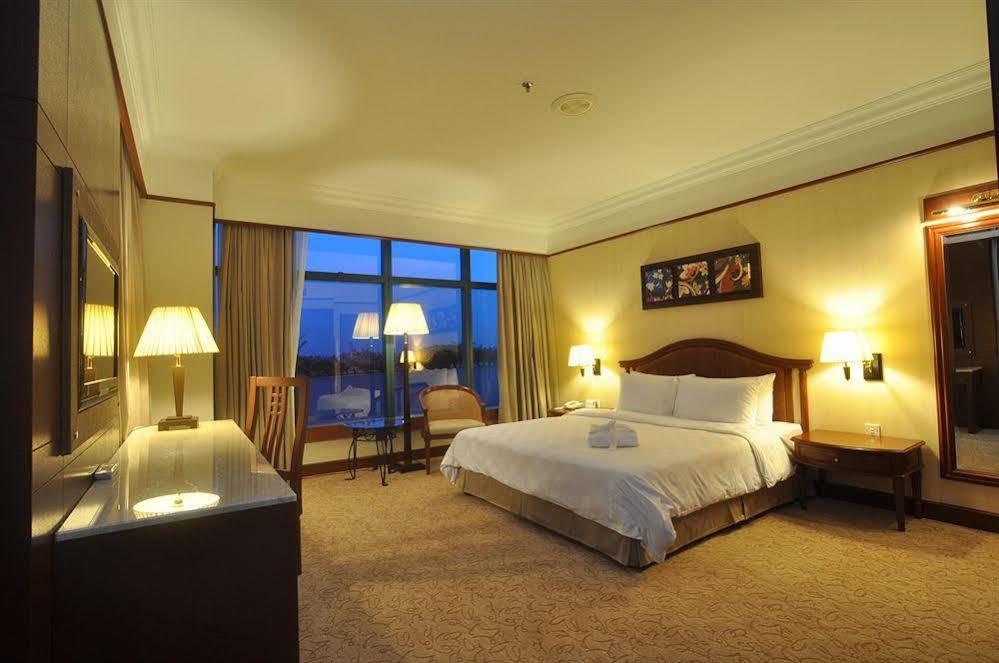 Gbw Hotel Джохор-Бару Экстерьер фото